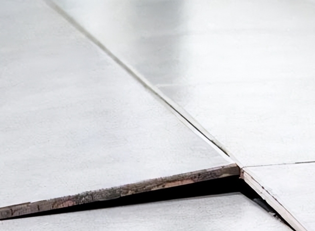 恩施市瓷砖空鼓维修公司专业分享瓷砖空鼓是由多种因素共同作用导致的，主要包括以下几个方面